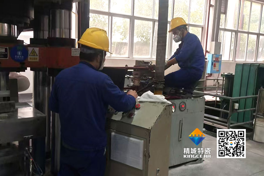 以廠為家，勇于擔當：魏科班組自主改造壓機紀實